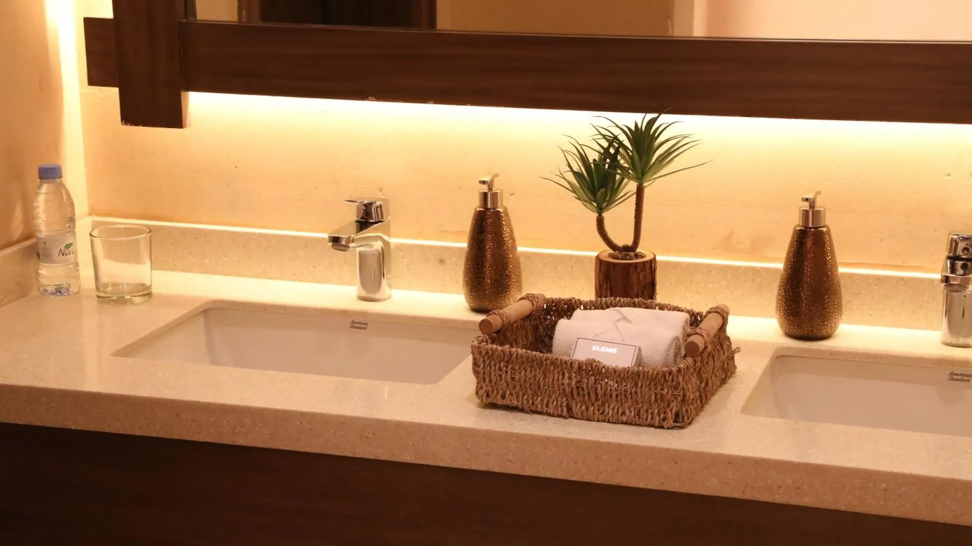 The Cliff Resort الرياض