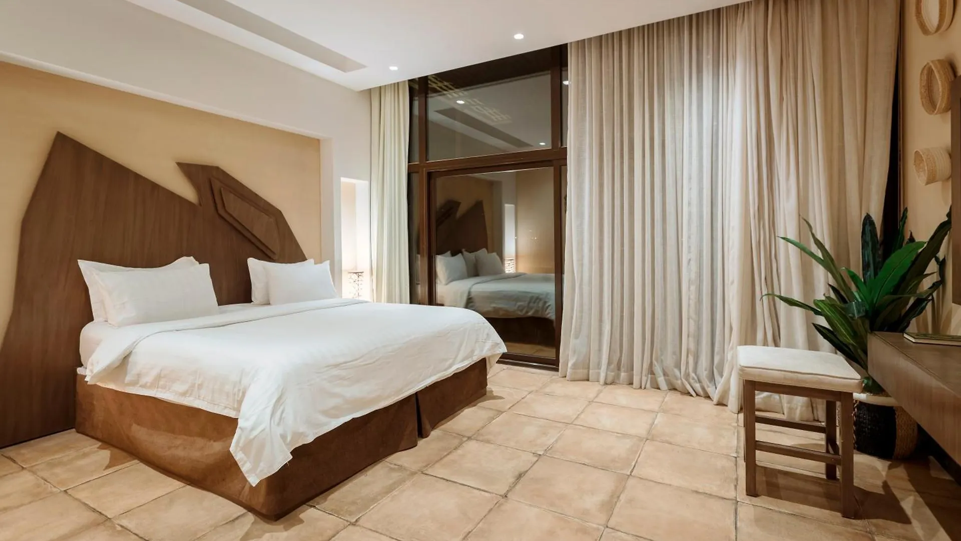 The Cliff Resort الرياض